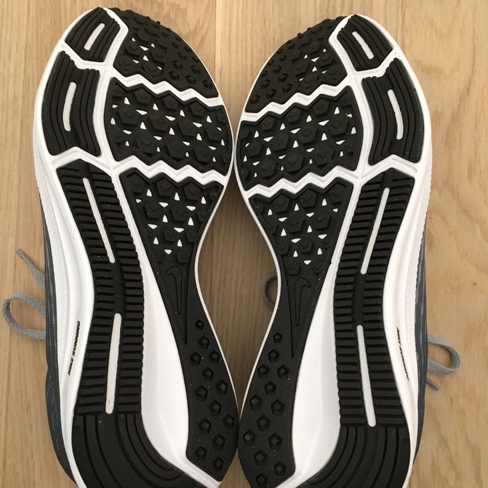 Nike Running Shoes (NEW) - Picture 3 of 4